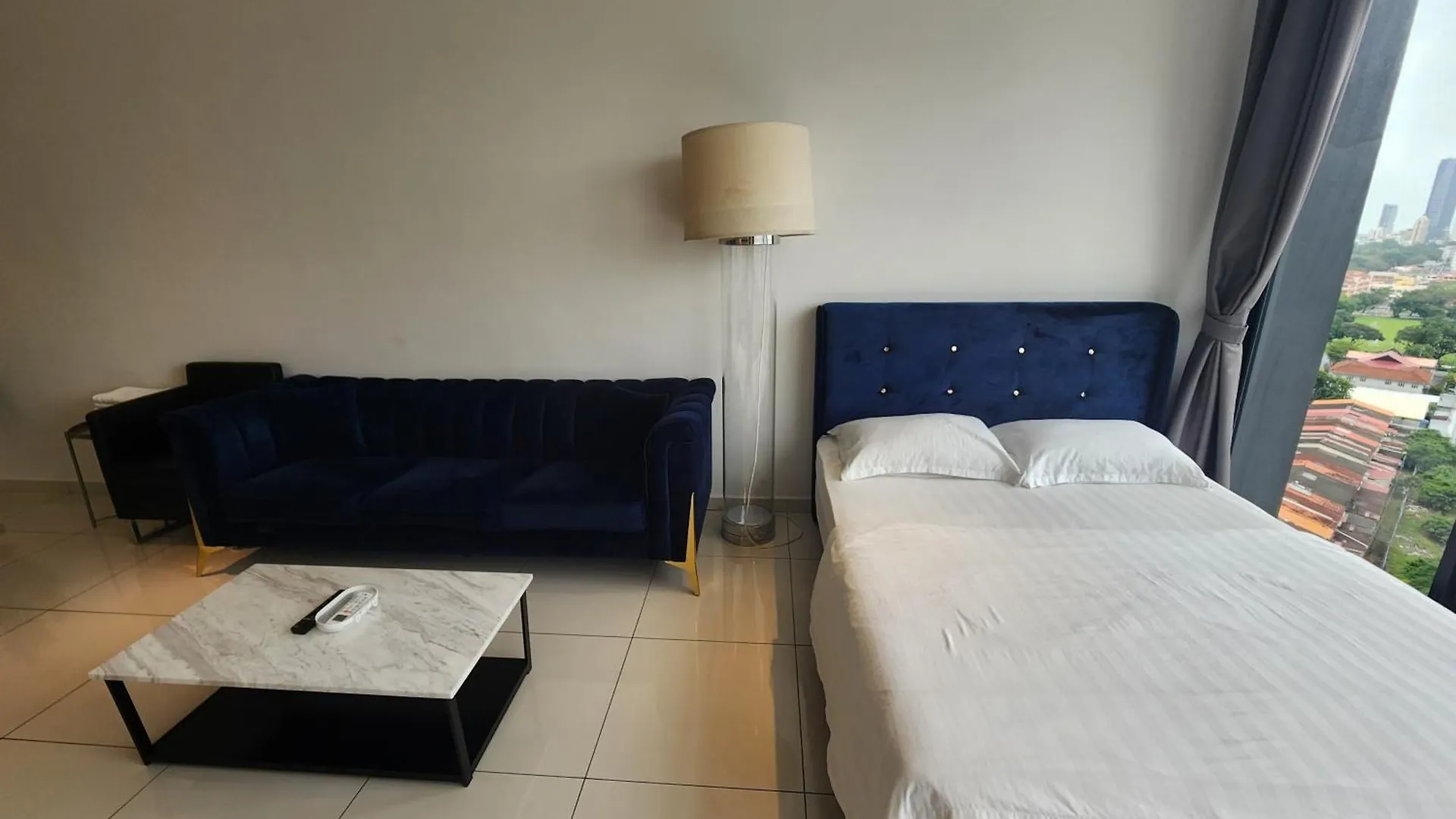 Apartment Beacon Executive Suites - George Town